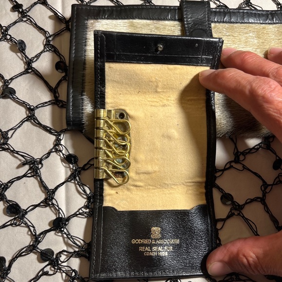 1960s Godfrey & Assoc. Coach hide and seal fur wallet/clutch - Picture 7 of 9